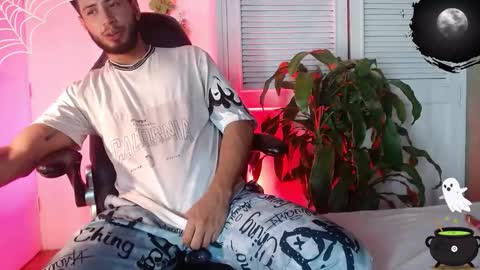 Snapshot of colby_smit chatting on 10.10.25 Colby online show from 10.10.25