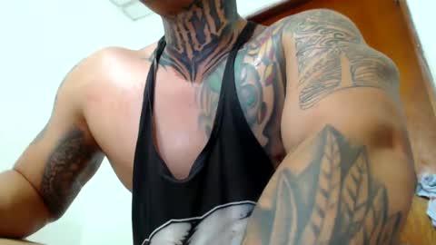 Snapshot of colombian_monster_cock chatting on 01.30.25 camilo online show from 01.30.25