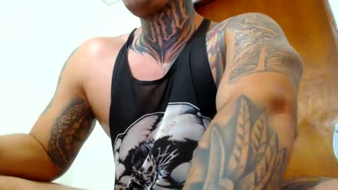 Snapshot of colombian_monster_cock chatting on 01.30.25 camilo online show from 01.30.25