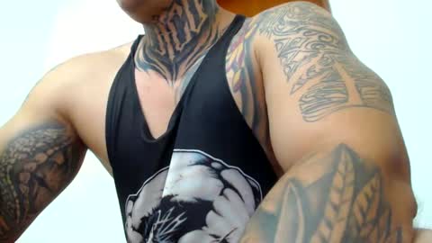 Snapshot of colombian_monster_cock chatting on 02.06.25 camilo online show from 02.06.25