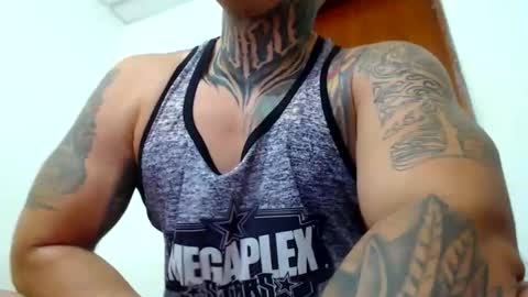 Snapshot of colombian_monster_cock chatting on 02.09.25 camilo online show from 02.09.25