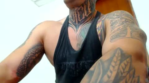 Snapshot of colombian_monster_cock chatting on 02.11.25 camilo online show from 02.11.25
