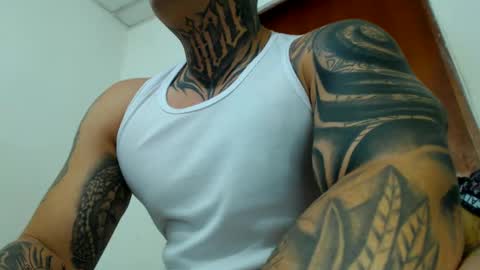 Snapshot of colombian_monster_cock chatting on 09.09.25 camilo online show from 09.09.25