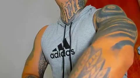 Snapshot of colombian_monster_cock chatting on 09.20.25 camilo online show from 09.20.25