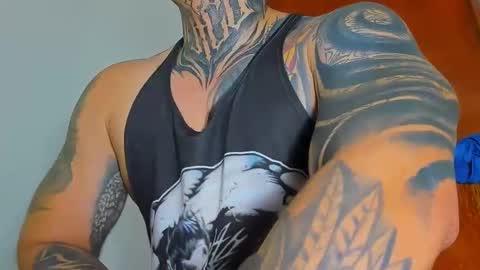 Snapshot of colombian_monster_cock chatting on 09.23.25 camilo online show from 09.23.25