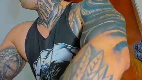 Snapshot of colombian_monster_cock chatting on 09.24.25 camilo online show from 09.24.25