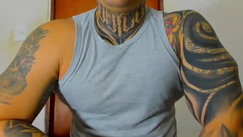 Snapshot of colombian_monster_cock chatting on 10.07.25 camilo online show from 10.07.25