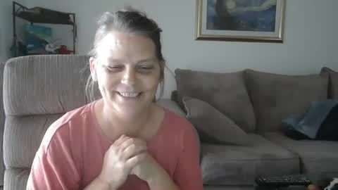 Snapshot of comebackpussy chatting on 03.10.25 comeback pussy online show from 03.10.25