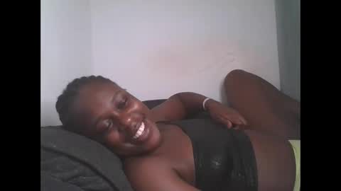 Snapshot of comicalcara chatting on 01.18.25 Cara online show from 01.18.25