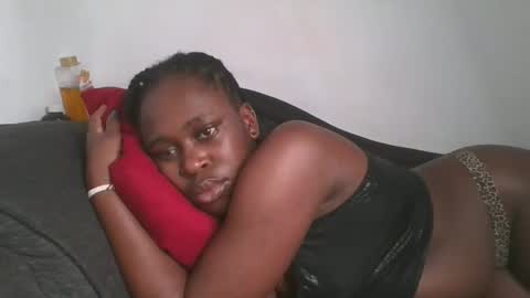 Snapshot of comicalcara chatting on 02.13.25 Cara online show from 02.13.25