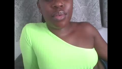 Snapshot of comicalcara chatting on 02.27.25 Cara online show from 02.27.25