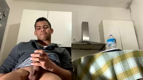 Snapshot of comobailamioso chatting on 03.12.25 comobailamioso online show from 03.12.25