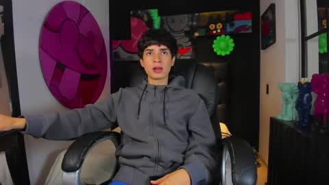 Snapshot of connor_stone_ chatting on 11.19.25 connor_stone_ online show from 11.19.25