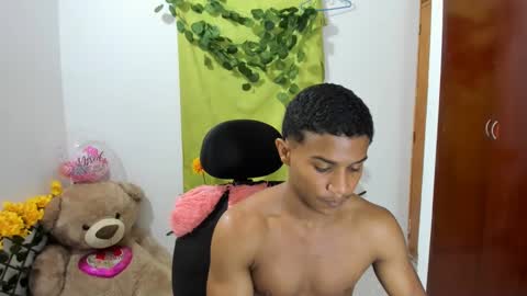 Snapshot of corzoethan chatting on 01.05.25 Ethan online show from 01.05.25