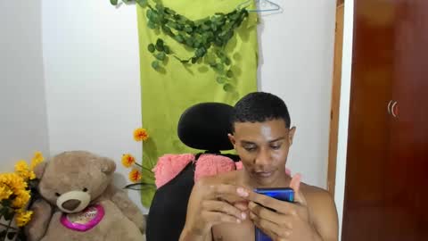 Snapshot of corzoethan chatting on 01.29.25 Ethan online show from 01.29.25