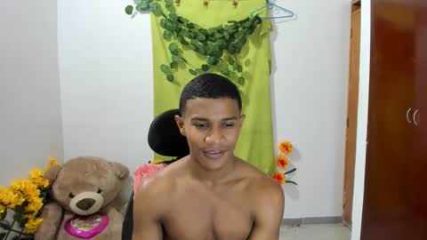 Snapshot of corzoethan chatting on 02.11.25 Ethan online show from 02.11.25