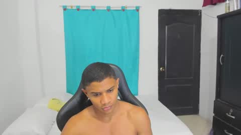 Snapshot of corzoethan chatting on 09.08.25 Ethan online show from 09.08.25