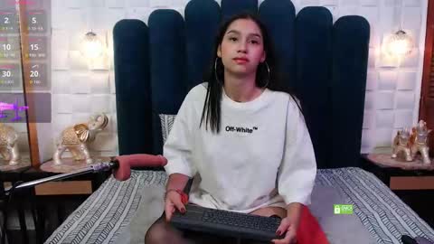 Snapshot of cosmiccandyx chatting on 09.11.25 Cosmic online show from 09.11.25