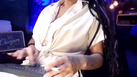 Snapshot of countessofthenight69 chatting on 09.19.25 Emma steffano fraggacci online show from 09.19.25