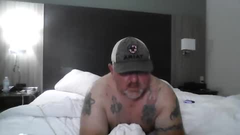 Snapshot of couple_pleaser1 chatting on 10.23.25 Ieathairytacos online show from 10.23.25