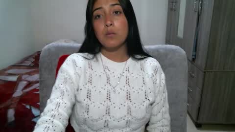 Snapshot of couplecaliente10 chatting on 10.25.25 couplecaliente10 online show from 10.25.25