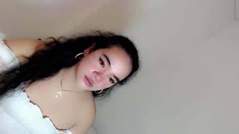 Snapshot of crazy_vixen chatting on 12.18.24 Hot Ayisha online show from 12.18.24