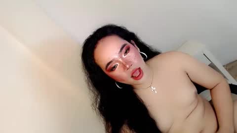 Snapshot of crazy_vixen chatting on 12.24.24 Hot Ayisha online show from 12.24.24