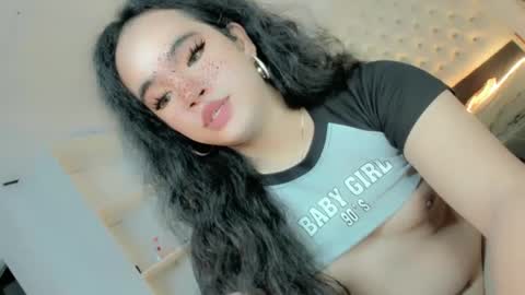 Snapshot of crazy_vixen chatting on 01.09.25 Hot Ayisha online show from 01.09.25