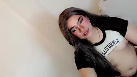 Snapshot of crazy_vixen chatting on 01.23.25 Hot Ayisha online show from 01.23.25