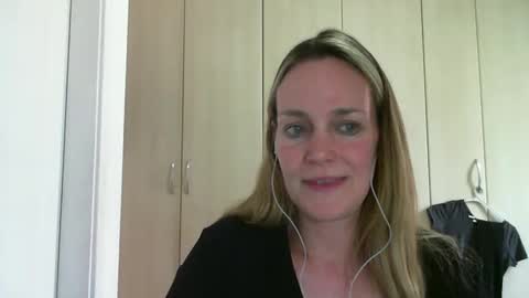 Snapshot of crazyanny chatting on 01.13.25 Anny online show from 01.13.25