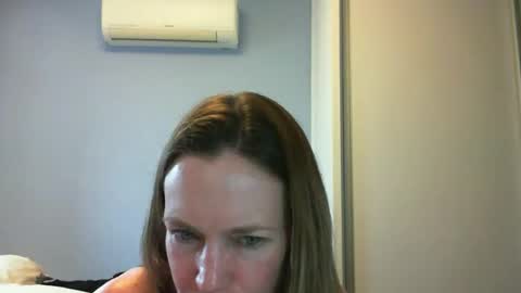 Snapshot of crazyanny chatting on 09.21.25 Anny online show from 09.21.25