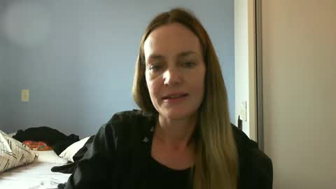 Snapshot of crazyanny chatting on 10.01.25 Anny online show from 10.01.25