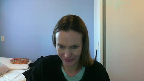 Snapshot of crazyanny chatting on 10.14.25 Anny online show from 10.14.25