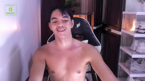 Snapshot of crazyasiancum chatting on 12.03.24 Zion online show from 12.03.24