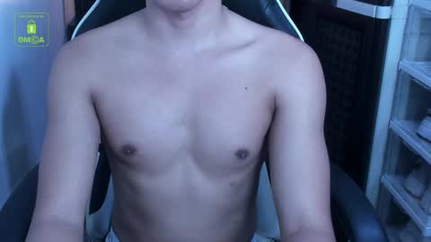 Snapshot of crazyasiancum chatting on 01.25.25 Zion online show from 01.25.25