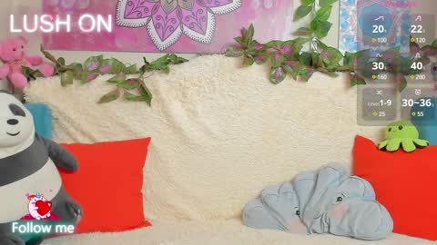 Snapshot of crazyteeen chatting on 12.18.24 Anny online show from 12.18.24