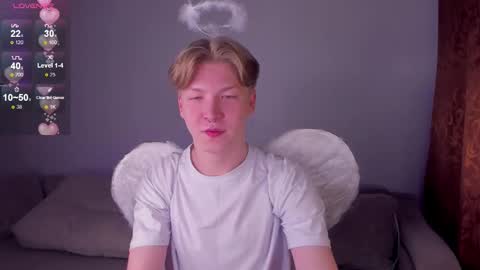 Snapshot of creamcherrystudio chatting on 10.29.25 TheMikeSever online show from 10.29.25