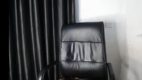 Snapshot of creamy_juicypussy chatting on 09.09.25 Lady jasmine online show from 09.09.25