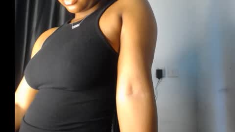 Snapshot of creamy_juicypussy chatting on 09.17.25 Lady jasmine online show from 09.17.25