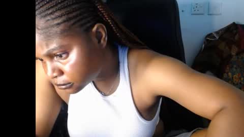 Snapshot of creamy_juicypussy chatting on 11.16.25 Lady jasmine online show from 11.16.25