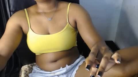 Snapshot of creamy_juicypussy chatting on 11.29.25 Lady jasmine online show from 11.29.25