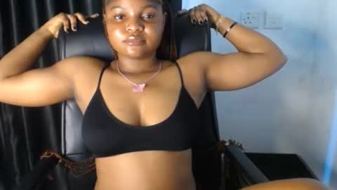 Snapshot of creamy_juicypussy chatting on 12.01.25 Lady jasmine online show from 12.01.25