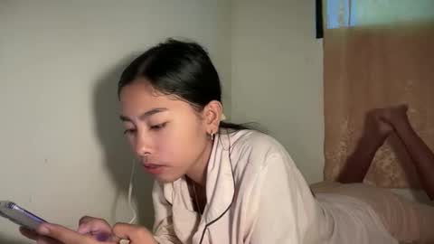 Snapshot of creamy_sexy chatting on 09.17.25 mika online show from 09.17.25