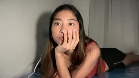 Snapshot of creamy_sexy chatting on 09.20.25 mika online show from 09.20.25