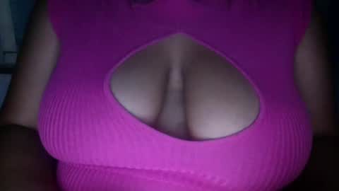 Snapshot of creamycocobabe chatting on 01.19.25 CreamyCocoBabe online show from 01.19.25