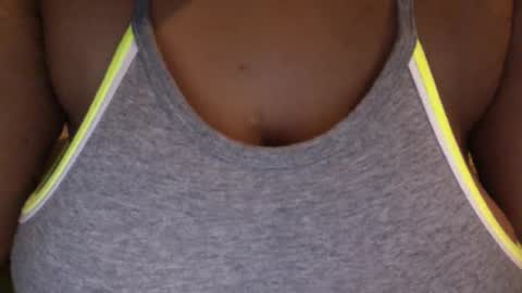 Snapshot of creamycocobabe chatting on 01.25.25 CreamyCocoBabe online show from 01.25.25