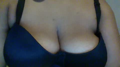 Snapshot of creamycocobabe chatting on 01.26.25 CreamyCocoBabe online show from 01.26.25