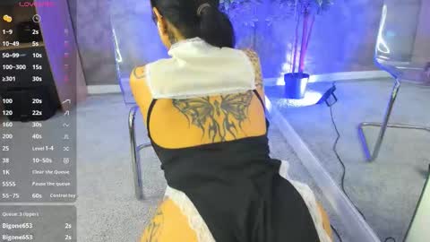 Snapshot of creamyinkk chatting on 09.26.25 Sophie online show from 09.26.25