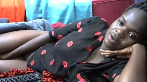 Snapshot of creamymomma chatting on 12.28.24 verah online show from 12.28.24