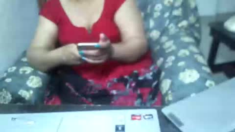 Snapshot of crezybhabihot chatting on 01.25.25 Sonika69 online show from 01.25.25